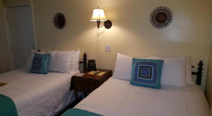 The Caribbean Court Boutique Hotel Веро-Біч Екстер'єр фото