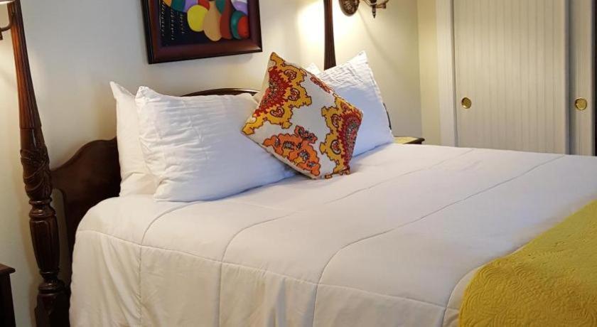 The Caribbean Court Boutique Hotel Веро-Біч Екстер'єр фото
